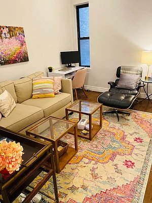 Rented by Bank Neary | media 11