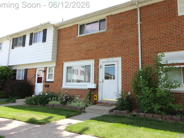 20165 Merle Ct, Clinton Township, MI 48035