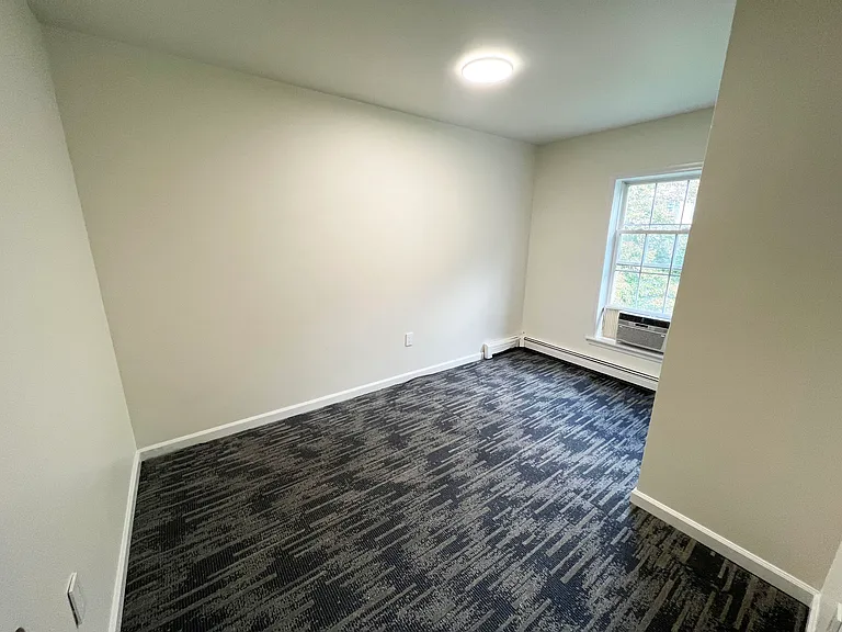 211 Hill Dr — Photo 5