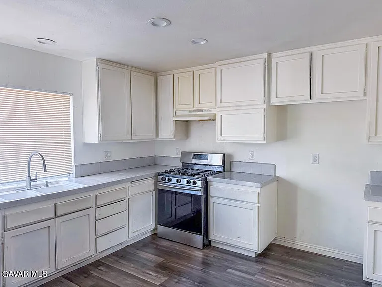 1253 Morven St — Photo 4