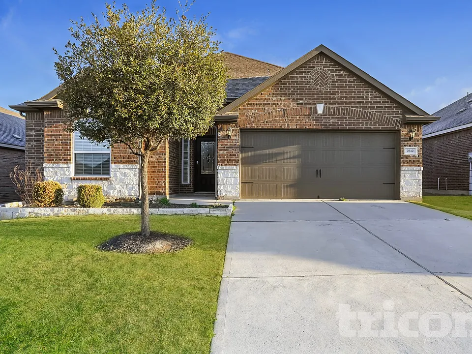 2312 Redbud Dr