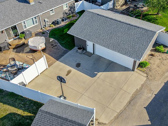 4th image of 1816 Crest St