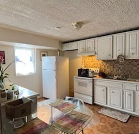 4th image of 822 Holt Ave #B2