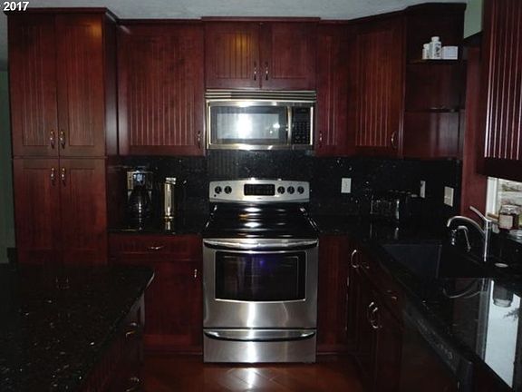 3rd image of 13708 NE 30th Cir