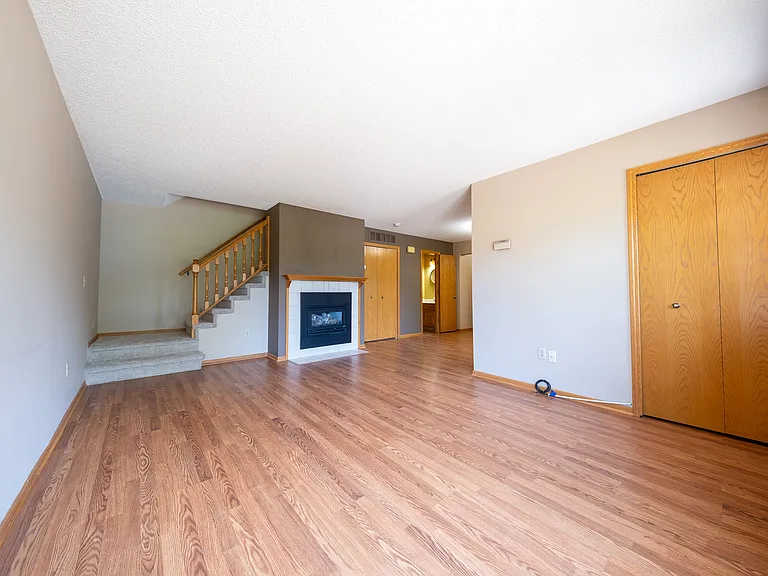 5445 Orleans Ln N #7 — Photo 4