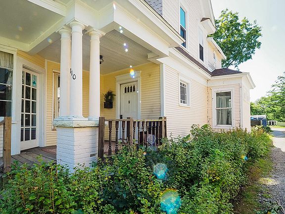 3rd image of 210 S Elm St