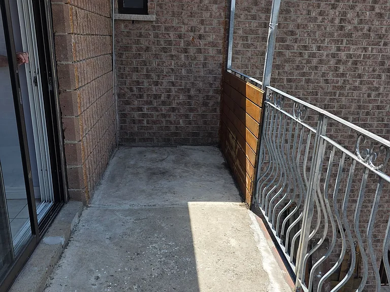 10088 Yonge St #1 — Photo 8