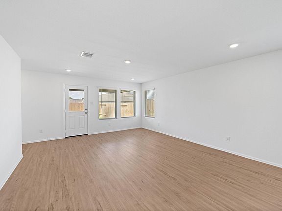 2nd image of 3203 Aster Meadow Way