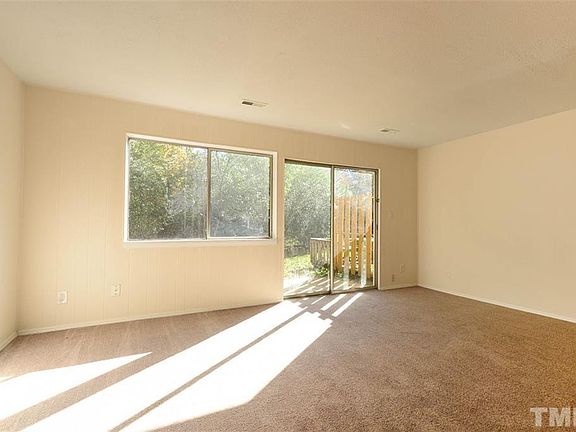 5th image of 220 Elizabeth St APT F8