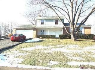 1300 Dahlia St NW, Hartville, OH 44632