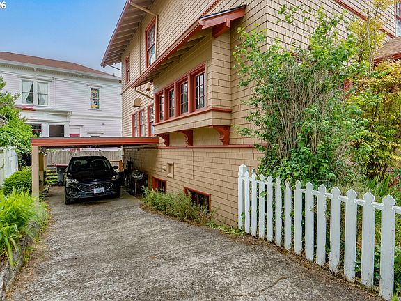 2nd image of 1528 Irving Ave