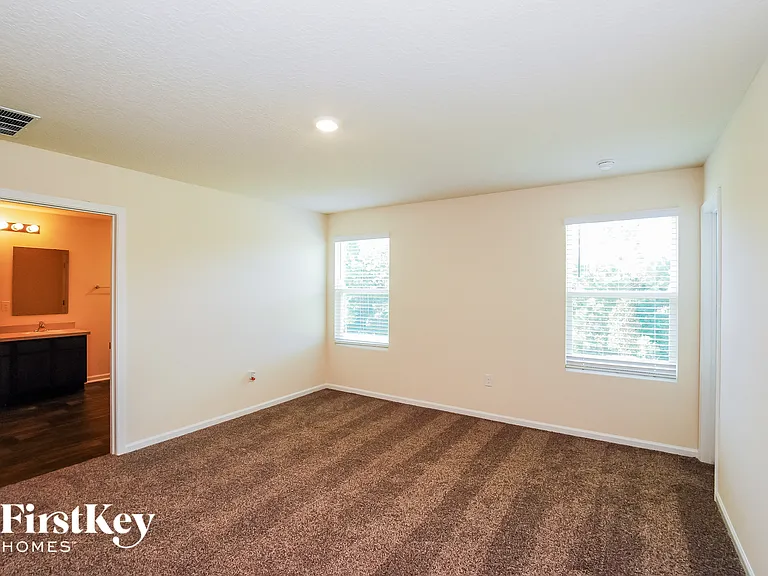 325 Jarama Cir — Photo 11