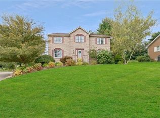 1040 Calmar Dr, Jeannette, PA 15644