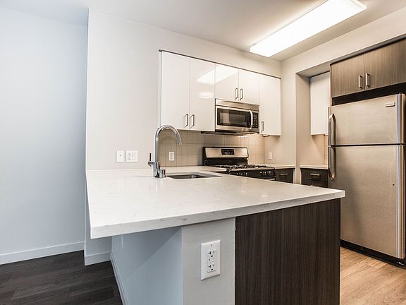 5th image of 103 Polk St #213