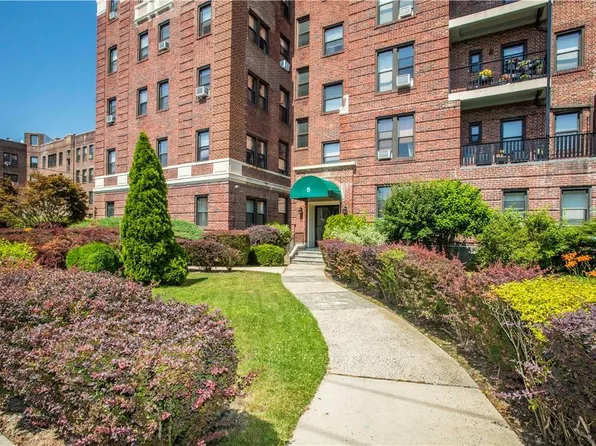 5 Circuit Road #A34, New Rochelle, NY 10805