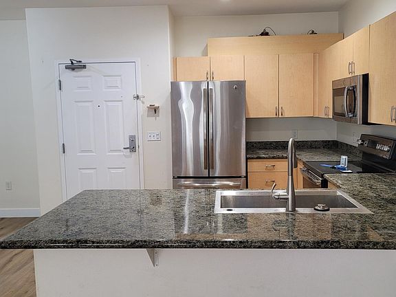 2nd image of 1501 Front St Unit 334