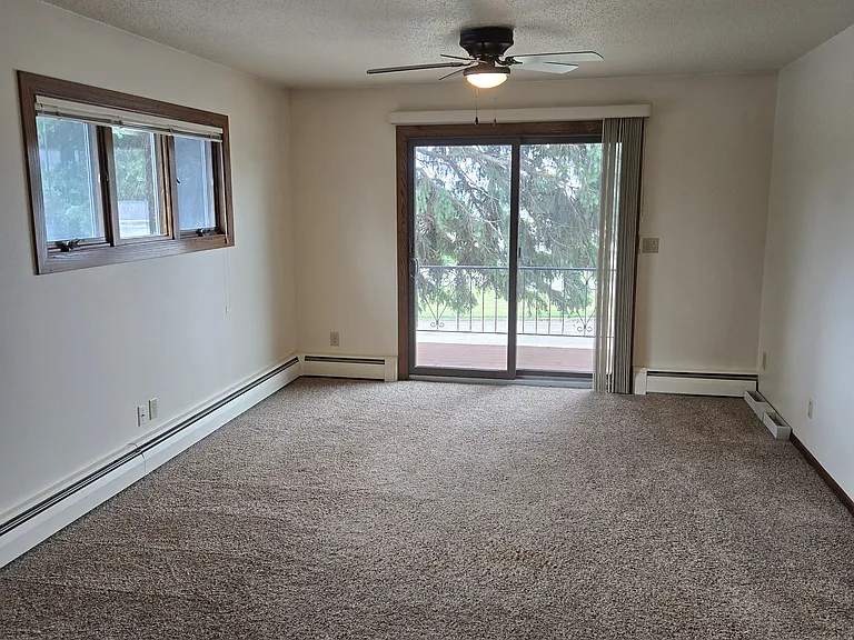 543 Gary Ave — Photo 2