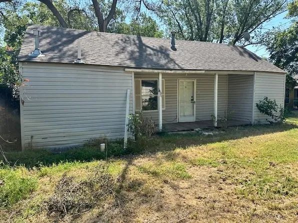 221 E Broadway Ave, Augusta, KS 67010