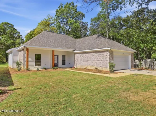 199 Lake Harbor Rd, Brandon, MS 39047