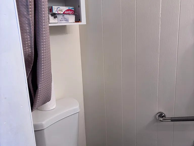 1/2 bath off master