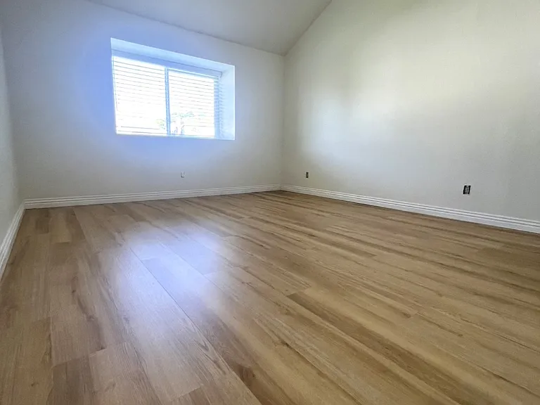 1106 Cleghorn Dr #D — Photo 4
