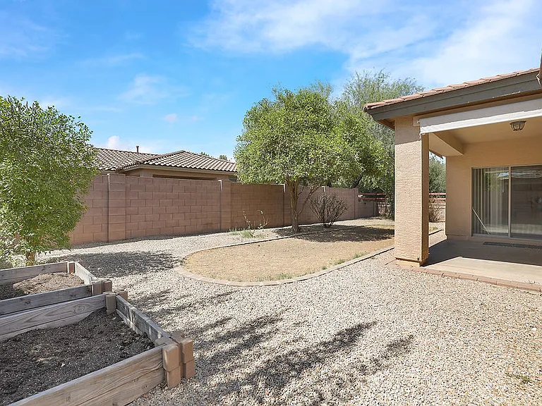 18631 E Swan Dr — Photo 32
