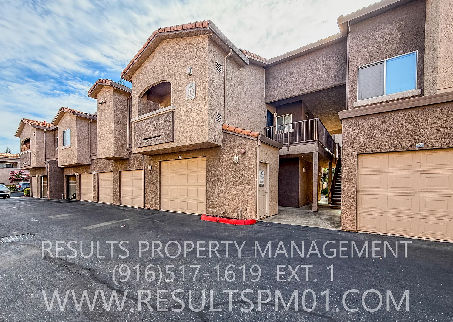 Spacious One Bedroom located in the Villas at Diamond Creek — Photo 1