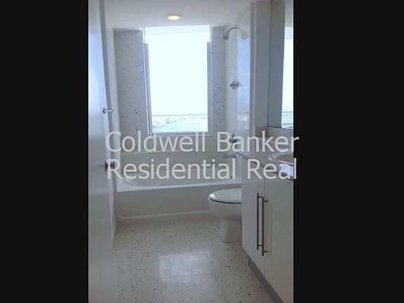 5th image of 335 Biscayne Blvd #3112