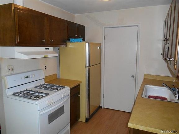 3rd image of 22812 Talford St #379