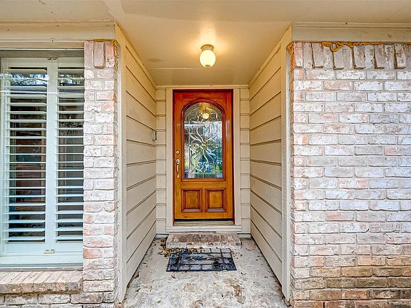 5th image of 2217 S Belmont Dr