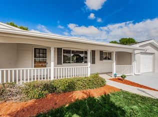 8536 120th St, Seminole, FL 33772