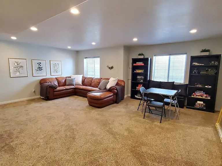 4522 W Carriage Ln — Photo 20