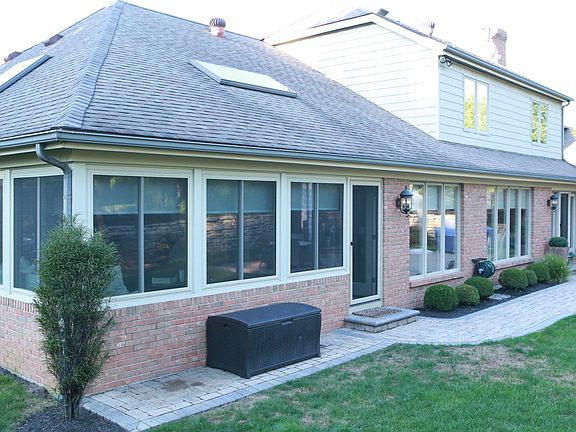 3rd image of 609 Westover Dr