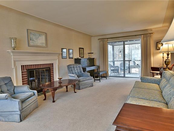 4th image of 4494 Green Glen Dr