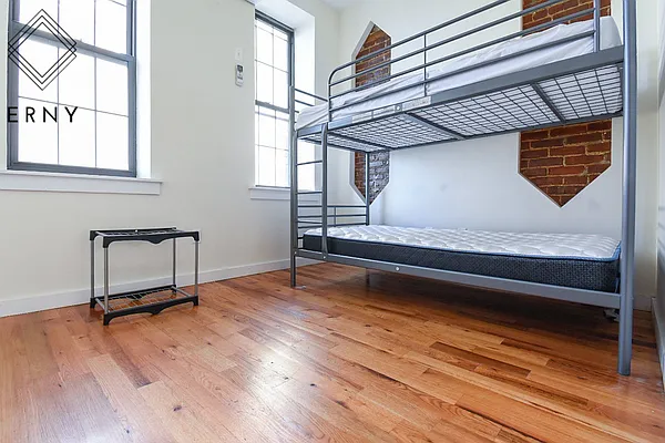 Rented by ERNY LLC | media 21