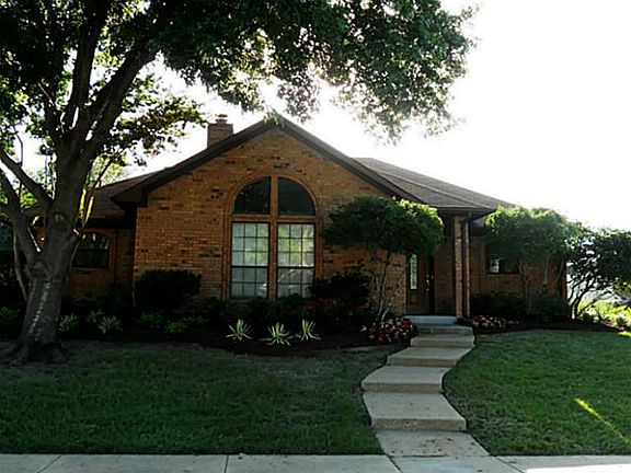 3rd image of 107 Douglas Dr