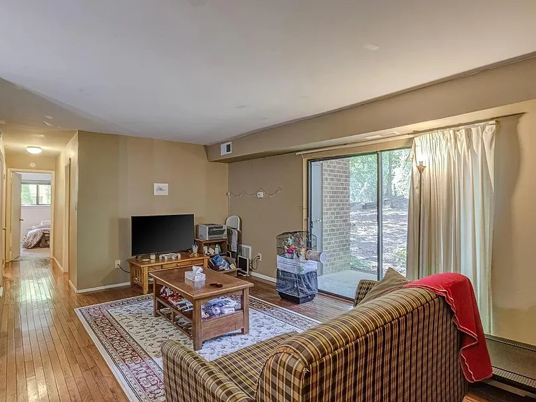 1208 Schaub Dr #C — Photo 12
