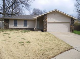 1516 S Belcrest Ave, Springfield, MO 65804