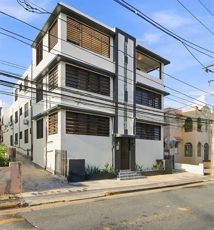 2 bed, 1.0 bath, $850 — Photo 1