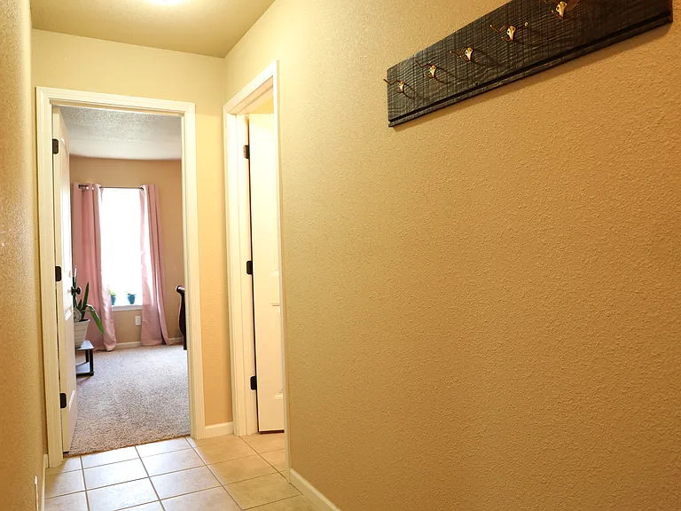 131 Edna St #B — Photo 6