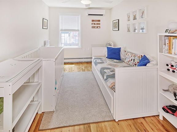 3rd image of 407 3rd St APT 4