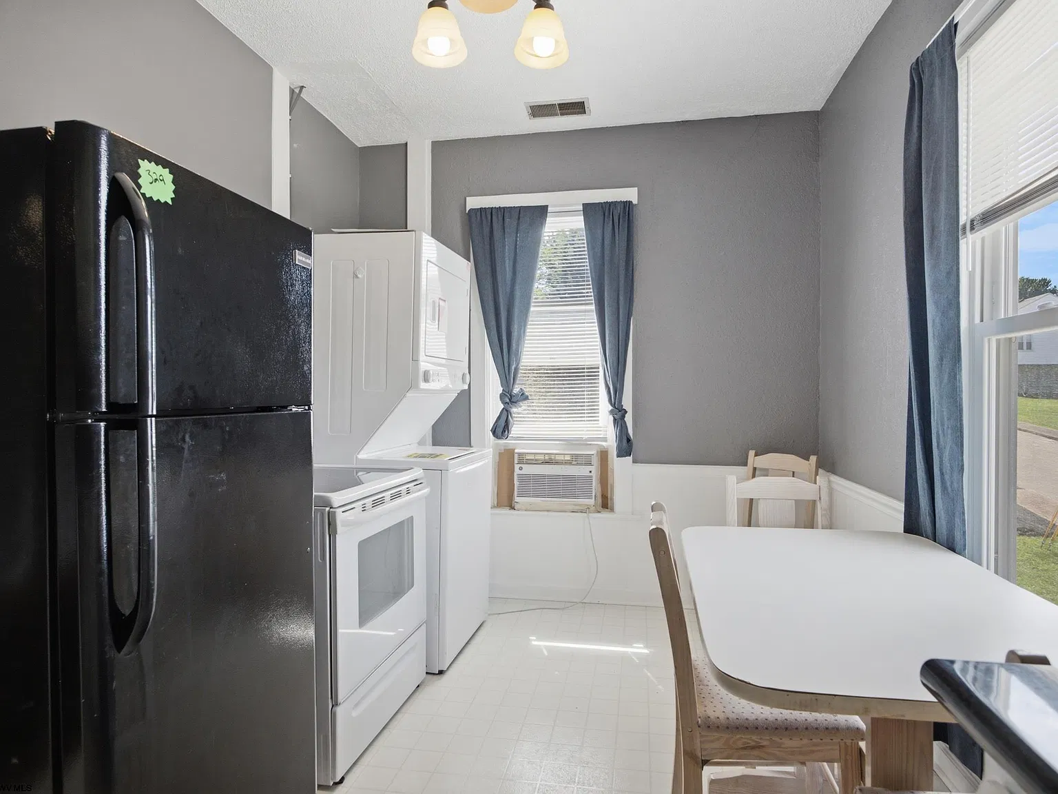 2 bed, 1.0 bath, $1,200 — Photo 4