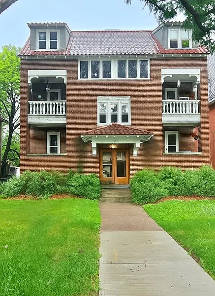 84 Glebe Avenue Unit 5 — Photo 3