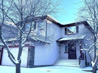 160 W Rockywood Park NW, Calgary, AB T3G 5S1