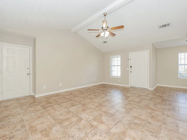 4104 Pepperwood Dr — Photo 3