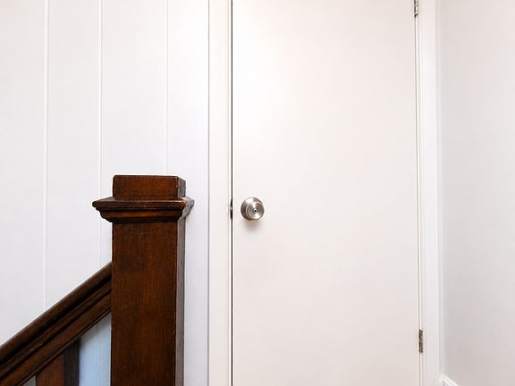 2nd image of 903 Johnston Ave Unit B