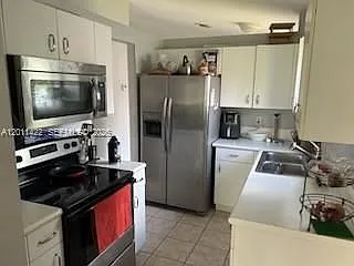 3 bed, 1260 sqft, $2,400 — Photo 2