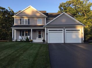 108 Old Wood Rd, North Attleboro, MA 02760