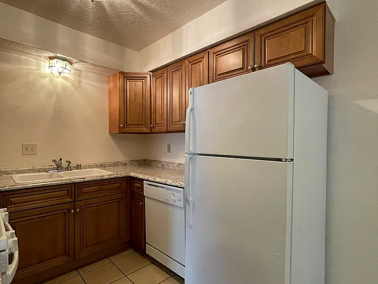 3617 Wellesley Dr NE #C — Photo 8
