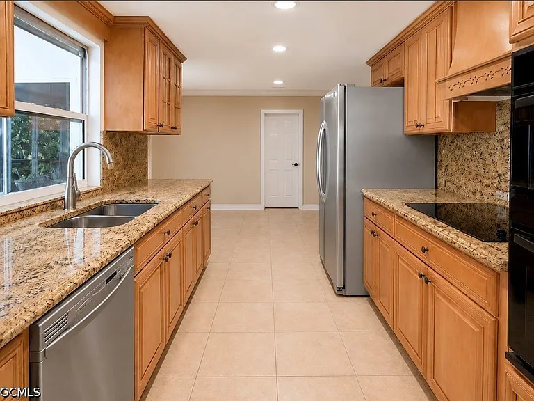 4479 Lakewood Blvd — Photo 6